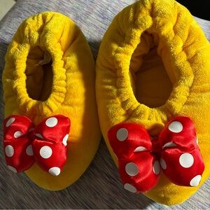 Disney Parks Minnie Mouse Yellow Plush Slippers Polka Dot Bow Adult Size Small